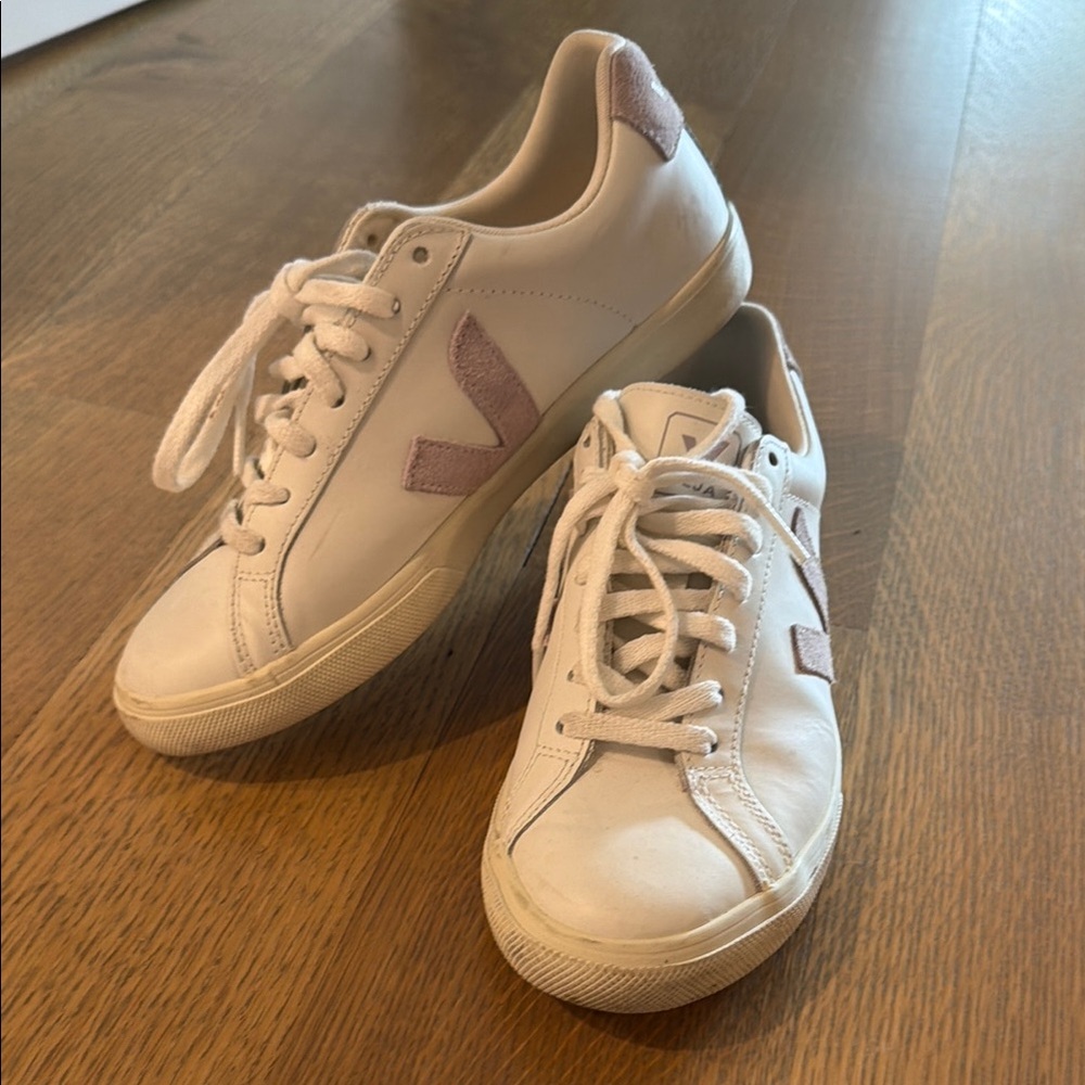 White Leather Women’s Casual Sneakers with Blush Accents